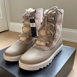Women’s Sorel Boots size 11 NEW